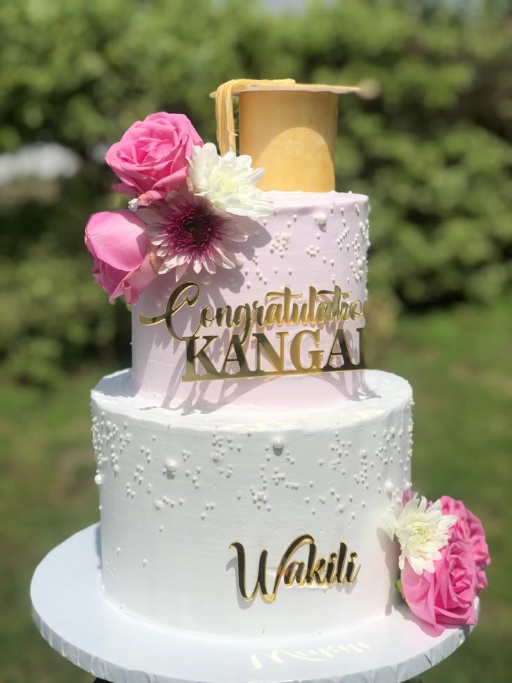 Double Layer vanilla cake designs