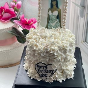 The "Kim Kardashian" Inspiration Birthday Cake